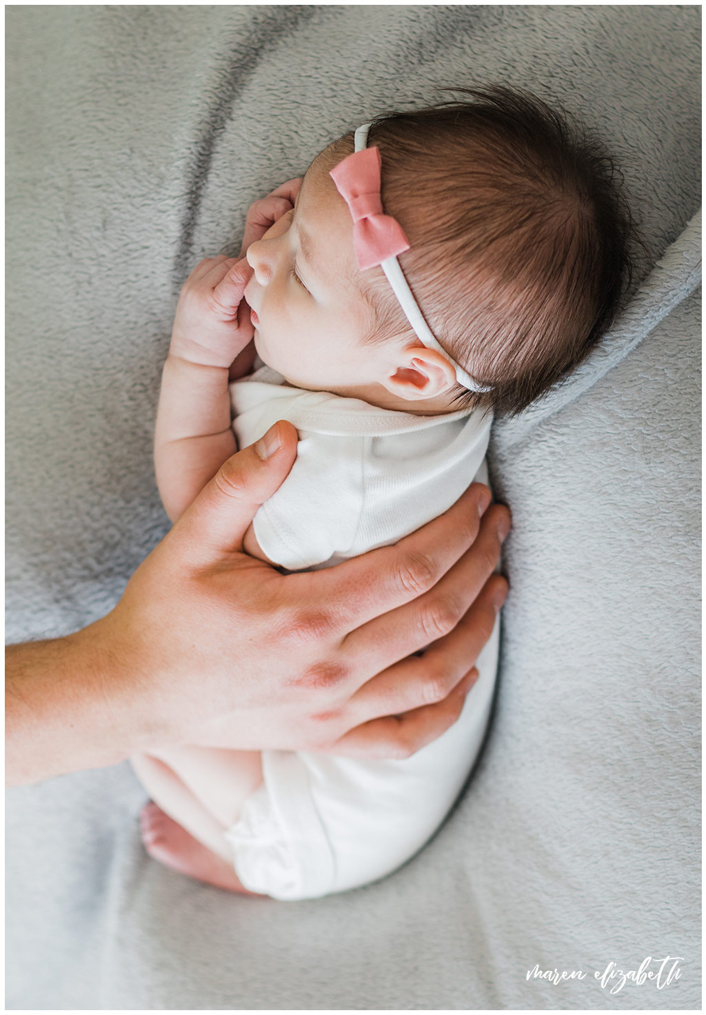 I get asked "What should our newborn wear in pictures?" Here are a couple practical tips on how to dress your newborn for pictures plus my #1 tip you'd probably never think of. | Maren Elizabeth Photography | Arizona Newborn Photographer