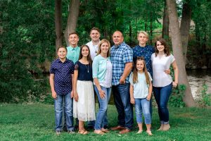 Extended family photos at Paul Ream Wilderness Park in Provo, UT by Maren Elizabeth Photography, Arizona Family Photographer