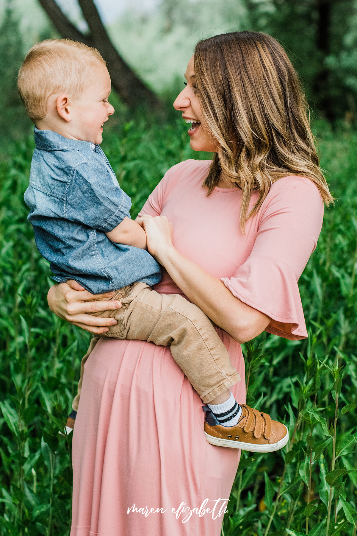 Loch Lomond Pond located in Saratoga Springs, UT is one of my go to spots for family pictures. Plus tips for taking pictures, especially with toddlers.