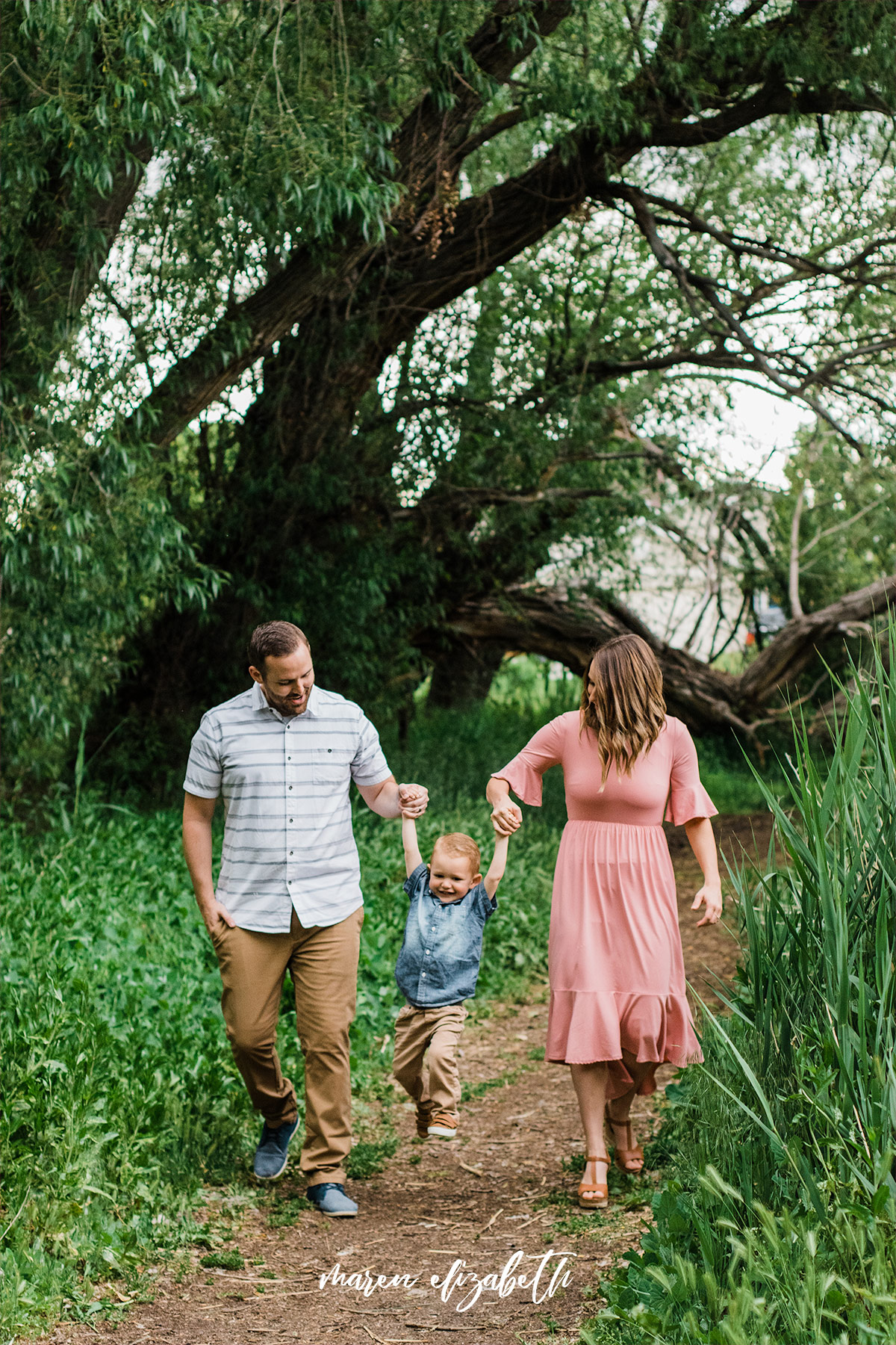 Loch Lomond Pond located in Saratoga Springs, UT is one of my go to spots for family pictures. Plus tips for taking pictures, especially with toddlers.