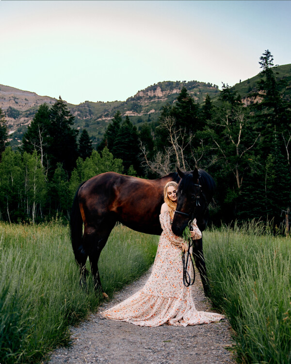 We've been dreaming up this session for years! It was so much fun to finally make it happen. Love you sis! (kenna_hale)Edit: Well that was a carousel fail…. Oh well. 😅🤷🏻‍♀️

 agirlandherhorse agirlandherhorsez horsephotograpy horsephotography arizonaphotographer arizonaphotographer santanvalleyphotographer santanvalleyfamilyphotographer santanvalleyaz santanvalleyfamilyphotographer santanvalleyfamily