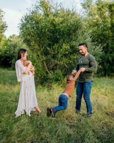 IT’S HAPPENING!I’ve had so many requests for mini sessions so they’re finally here! 

Saturday, April 1
- 15 minutes 
- 10 edited images
- Up to 6 people 
- wardrobe consultation & access to my client closet on site
- At this beautiful olive grove in Gilbert, AZ

There are only 6 spots available! Sessions go on sale on Monday, January 30th at 10am for the waitlist, 12pm for everyone else. Link to join the waitlist in bio.

azspringminis gilbertphotographer santanphotographer arizonafamilyphotographer azfamilyphotographer queencreekphotographer florencephotographer springminisessions